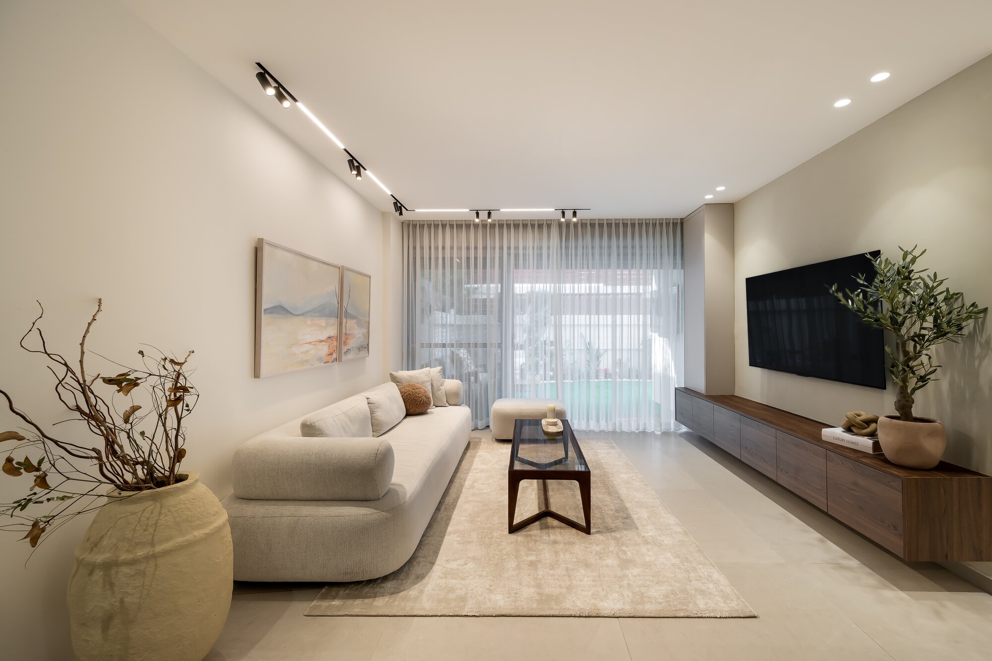 Home Styling - interior design project example 1 by TwoDesign Israel